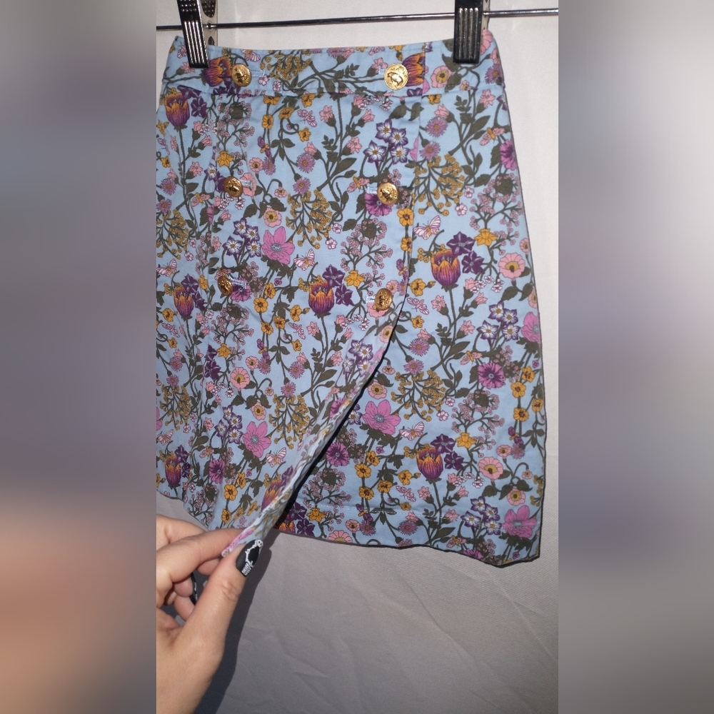 Brooks Brothers Girls 8 Floral Button-Front Skirt - Blue and Pink - Picture 3 of 6